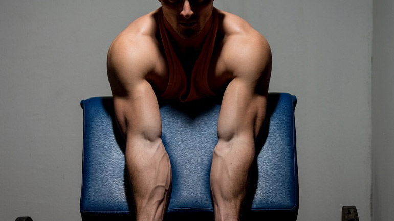 10 πρακτικές τεχνικές για μεγαλύτερα μπράτσα