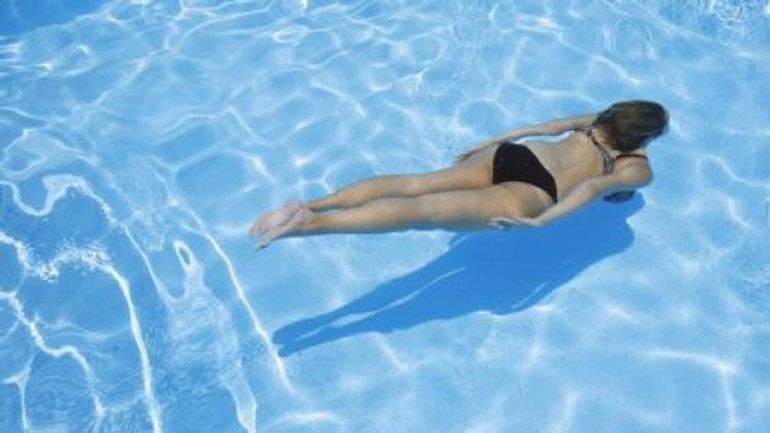 Πώς βοηθά το κολύμπι και η άσκηση στο νερό σε διάφορες παθήσεις;
