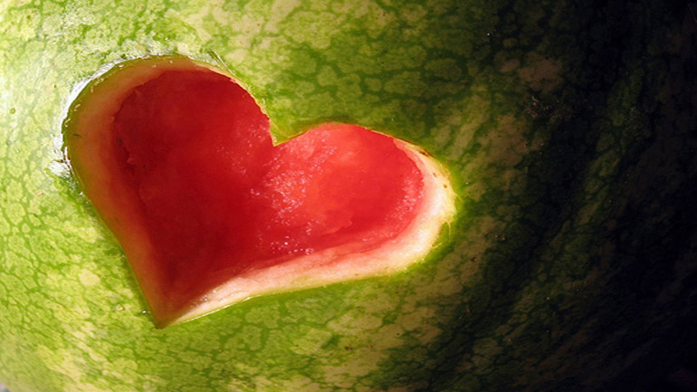 Καρπούζι το φρούτο του καλοκαιριού που προστατεύει και τα αγγεία μας