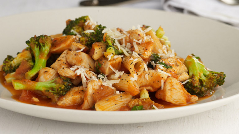 Κοτόπουλο κατσαρόλας με μπρόκολο