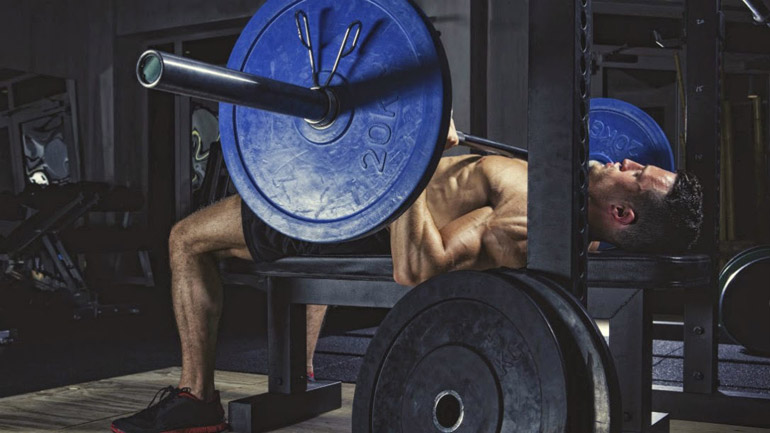 THE MUSCLE-BUILDING STANDARDS Χτίσε μεγάλο στήθος