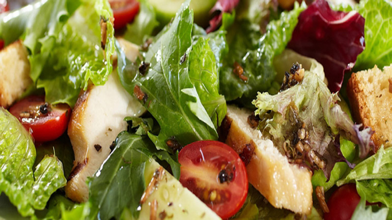 Συνταγή: Σαλάτα κοτόπουλου με κάρυ