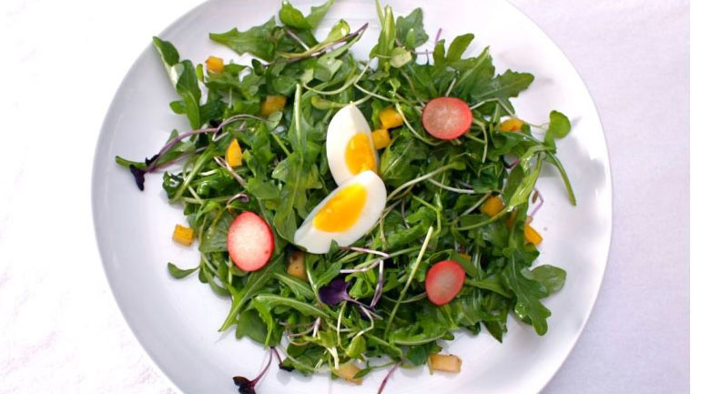 Η κατανάλωση αυγών μαζί με ωμά λαχανικά αυξάνει τη θρεπτική τους αξία