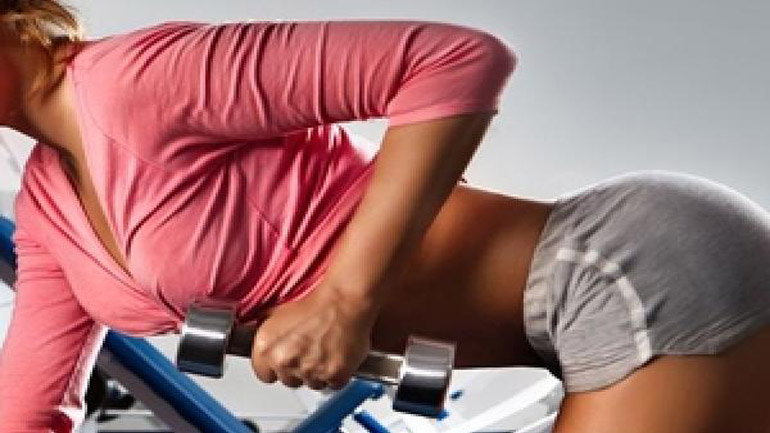 Μύθοι και αλήθειες για τη σχέση των γυναικών με τα βάρη