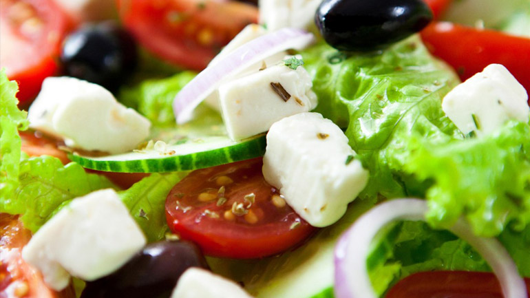 Χωριάτικη σαλάτα & η διατροφική της αξία