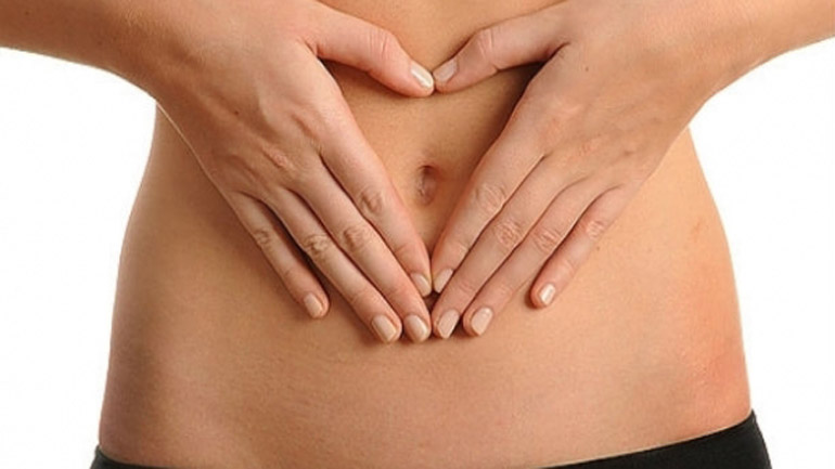 12 πράγματα που μπορεί να φάτε το βράδυ και να σας αφήσουν φούσκωμα