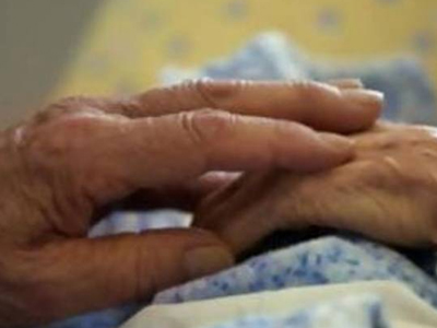 Ηλικιωμένη γυναίκα βρέθηκε νεκρή από το γιο της