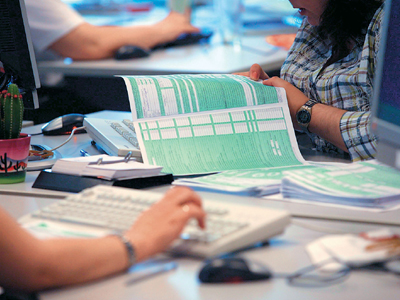 Πρόστιμα 1 δισ. ευρώ «λιμνάζουν» λόγω της γραφειοκρατίας