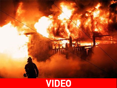 Κάηκε αποθήκη με γυαλικά στη Θηβών