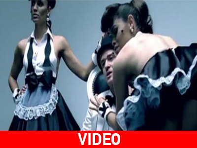 Στο όνομα της τέχνης! Στο όνομα της τέχνης!