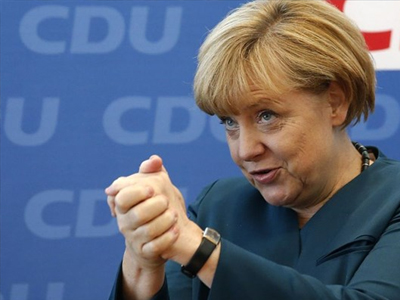 Η Μέρκελ υπερασπίστηκε την αποστολή όπλων στους Κούρδους του Ιράκ