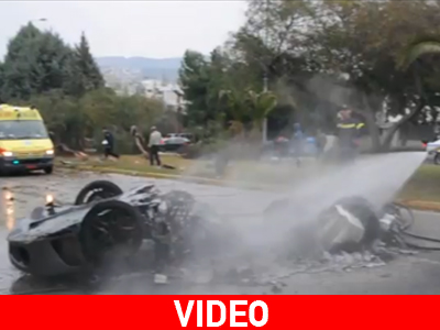 Ferrari κόπηκε στη μέση στη Λ. Βουλιαγμένης!