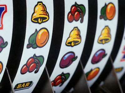 Στο καφενείο «σέρβιρε φρουτάκια»