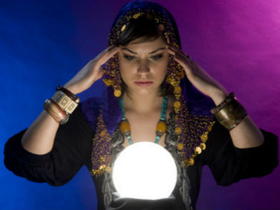 Για κακούργημα παραπέμπεται 44χρονη «μέντιουμ»