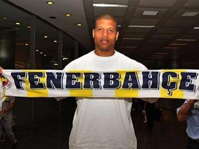 Συνελήφθη για χρέη ο Μάικ Μπατίστ Συνελήφθη για χρέη ο Μάικ Μπατίστ