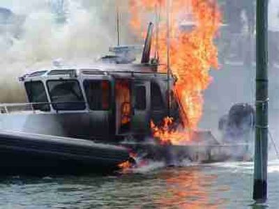 Φωτιά σε ιστιοφόρο