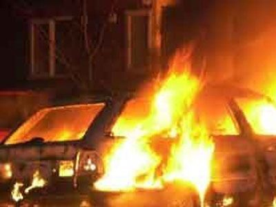 Φωτιά σε σταθμευμένο όχημα στη Μεταμόρφωση