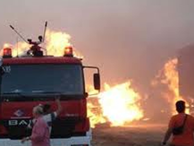 Στις φλόγες τυλίχθηκε ξυλουργείο