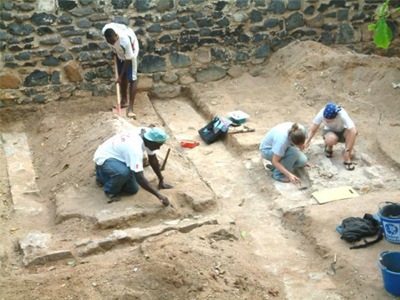 Συνεχίζουν τις παράνομες ανασκαφές