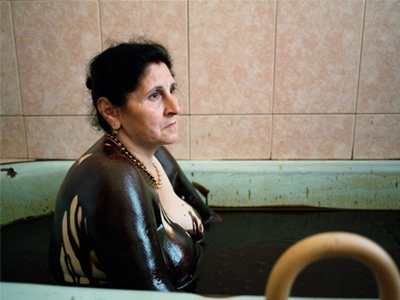 Ιαματικό λουτρό από πετρέλαιο!