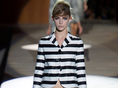 Πώς να φορέσετε τις ρίγες φέτος