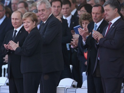 Ξανά στο ίδιο τραπέζι Ποροσένκο – Πούτιν θέλουν Ολάντ και Μέρκελ