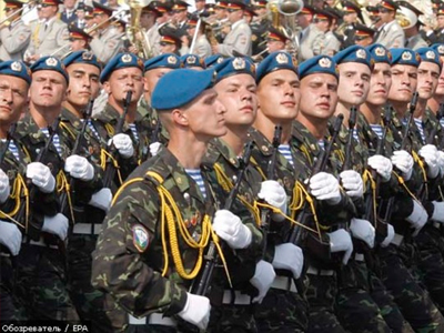 Η ουκρανική κυβέρνηση επαναφέρει την υποχρεωτική στράτευση