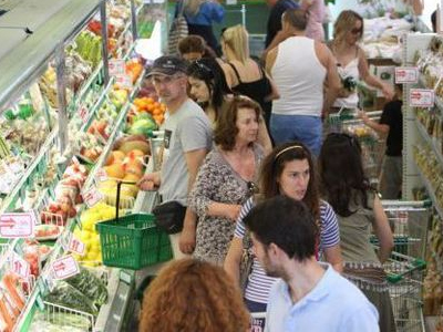 Την… ανιούσα παίρνουν οι τιμές παρά την ύφεση