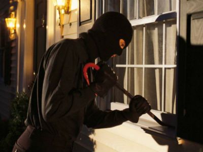 Λάρισα: Προσπάθησε να «μπουκάρει» σε σπίτι