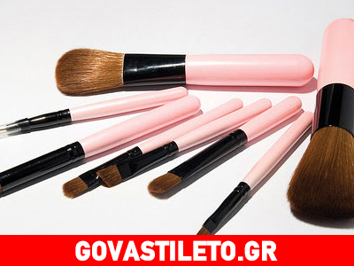 Πώς καθαρίζουμε τα εργαλεία του μακιγιάζ;