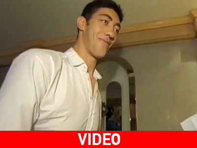 Σταμάτησε να ψηλώνει ο… ψηλότερος άνδρας στον κόσμο! Σταμάτησε να ψηλώνει ο… ψηλότερος άνδρας στον κόσμο!