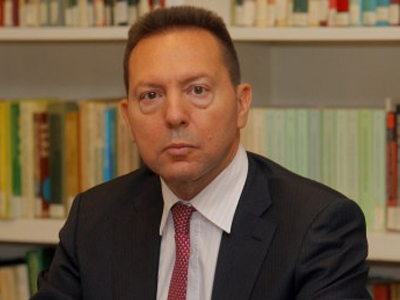 Την πάτησε παραλίγο ο υπουργός Οικονομικών