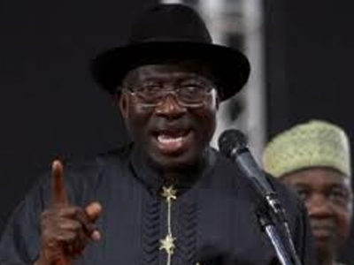 Κρούει τον κώδωνα του κινδύνου ο πρόεδρος της Νιγηρίας