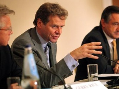 «Μαχαίρι» στα οικογενειακά επιδόματα από το 2013