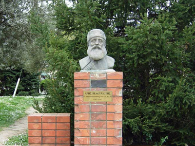 Έκλεψαν προτομή του Άρη Βελουχιώτη