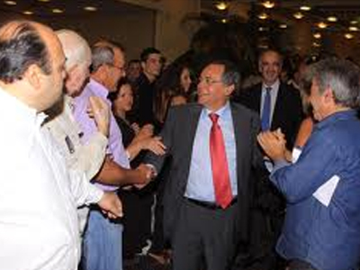 Ο γραμματέας των «γαλάζιων ανακτόρων»