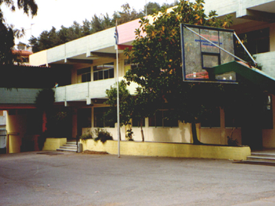 Πάτρα: Μαθητής έπεσε από τον 2ο όροφο σχολείου