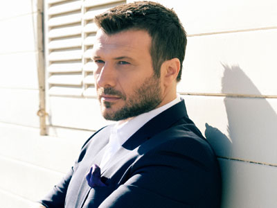 «Κάτω απ’ τον ίδιο ήλιο»: Εξαντλήθηκε και επανακυκλοφορεί!