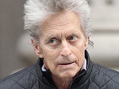 Όλοι στο πλευρό του