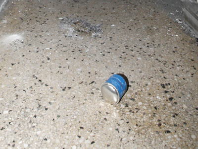 Γκαζάκια στο γραφείο του Ν. Αλευρά