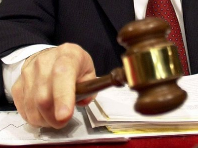 Αναβλήθηκε η δίκη για τη λαθραία διακίνηση στρατιωτικών καυσίμων Αναβλήθηκε η δίκη για τη λαθραία διακίνηση στρατιωτικών καυσίμων