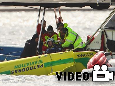 Έπεσε στη θάλασσα πιλότος του Air Race και σώθηκε σε 60 δευτ.