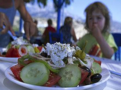 Μίζεροι οι ξένοι ή υπερβολικοί εμείς;