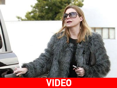 Έβαλε την γούνα της και πήγε για φαγητό Έβαλε την γούνα της και πήγε για φαγητό