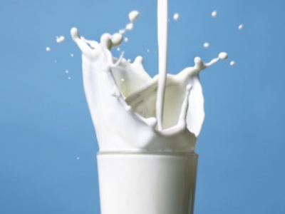 Οικονομική ενίσχυση στους παραγωγούς αγελαδινού γάλακτος