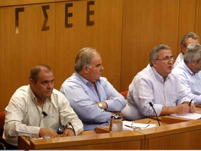 Μήνυση από ΓΣΕΕ για τα γαλάζια ρουσφέτια