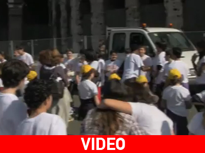 Ανθρώπινες αλυσίδες κατά του ρατσισμού