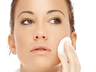 Tips για να μη γυαλίζει το πρόσωπό μας