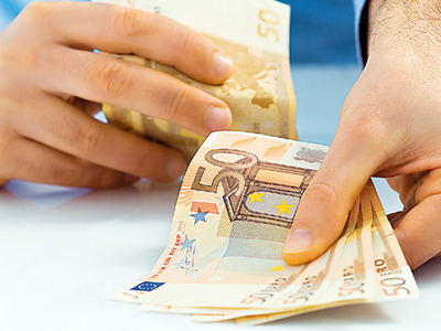 Λάμβαναν κανονικά τις συντάξεις των νεκρών γονιών τους! Λάμβαναν κανονικά τις συντάξεις των νεκρών γονιών τους!