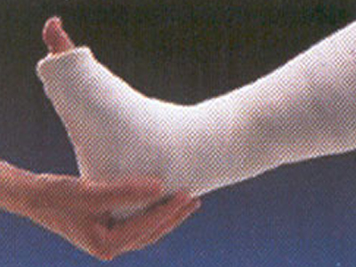 Δεν του εγκρίνουν ορθοπεδικό υλικό επειδή δεν κινδυνεύει η ζωή του